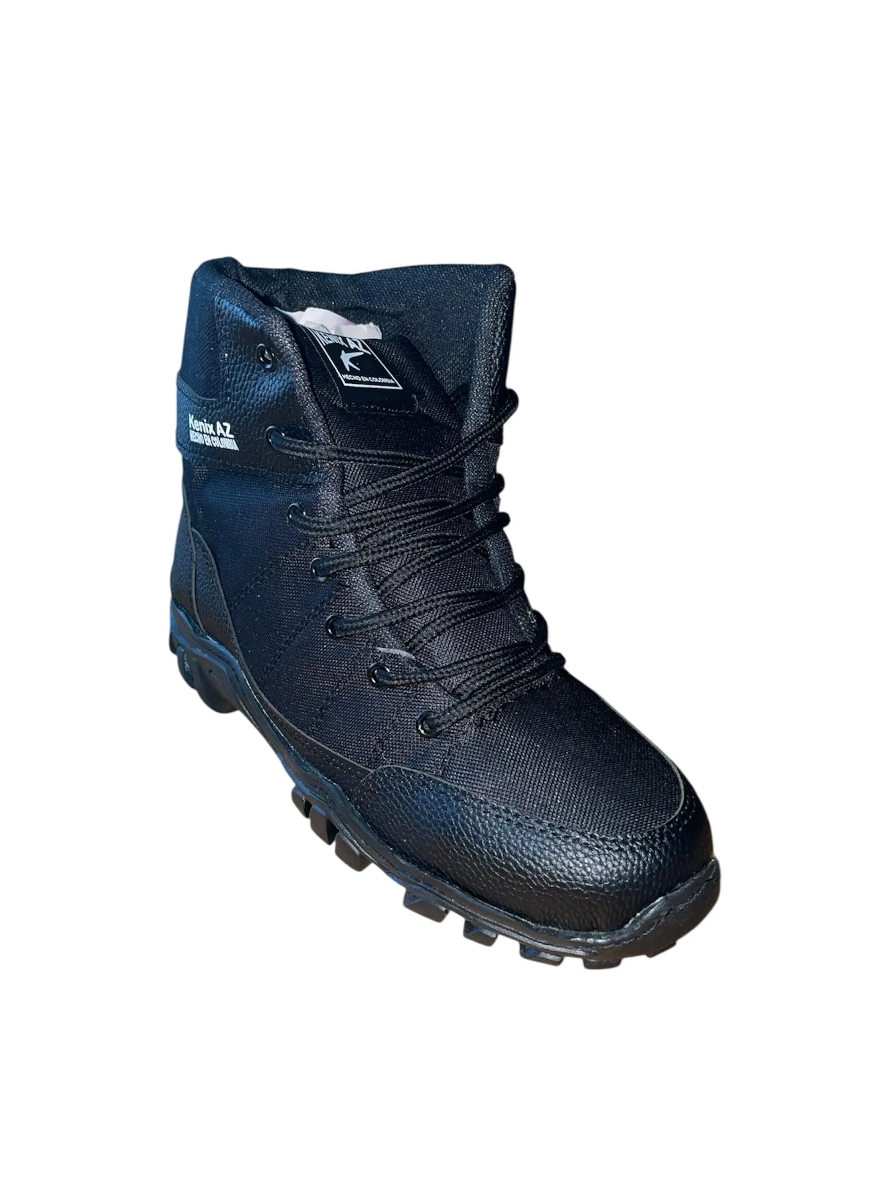 Detalle de botas negras Kenix AZ para vigilancia y uso diario